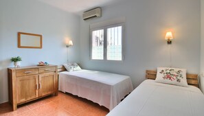 2 bedrooms, free WiFi, bed sheets - Beautifull villa with sea views in La Florida 4 p. (Denia)
