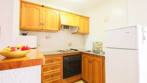 Frigorifero, microonde, forno, macchina per tè/caffè