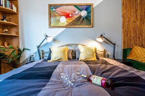 1 habitación, tabla de planchar con plancha, wifi gratis y ropa de cama 