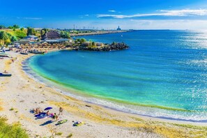 Apartment | Beach - Lux Rooftop Studio w. Large 🌊 View Terrace (Constanta)