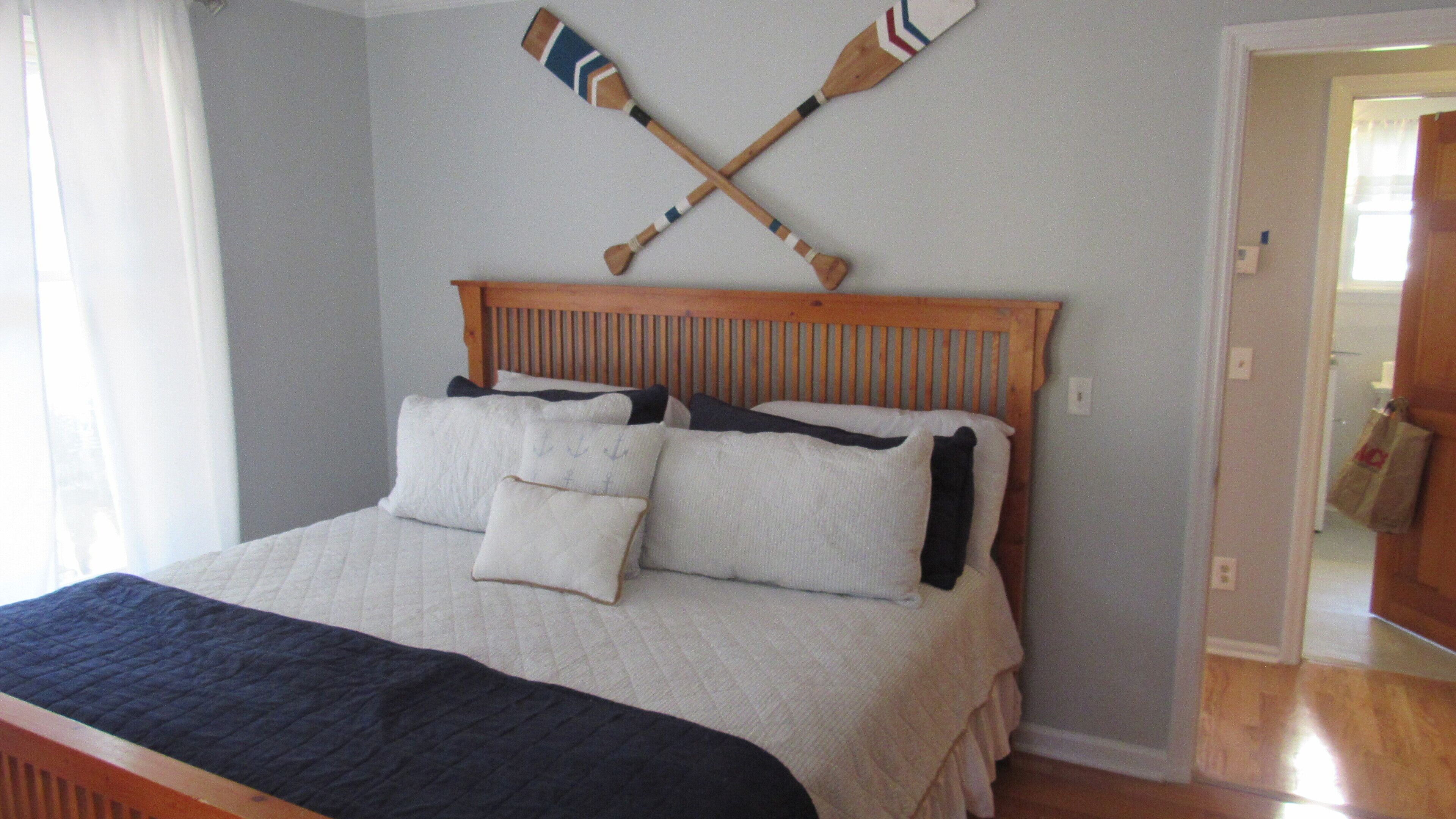 Boating fishing golfing kayaking firepit oyster roast shopping  fab restaurants 