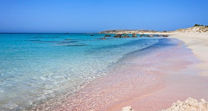 Ariana's villa- Guests call it "a little paradise"
