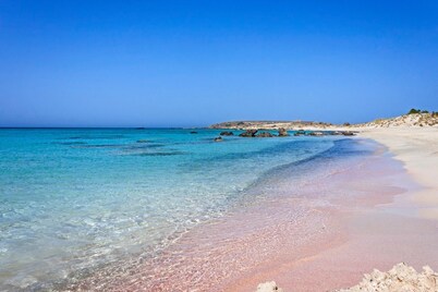 Ariana's villa- Guests call it "a little paradise"