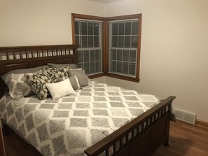 4 dormitorios, tabla de planchar con plancha, wifi gratis y ropa de cama
