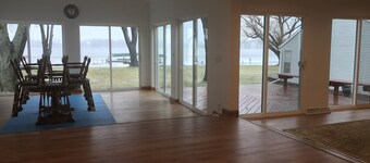 EAA Rental Available - Gorgeous Water Front Property - 25 min from EAA