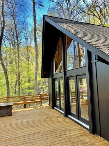 Whiskey Hill Cabin a Mountain escape in Virginia Wine country.