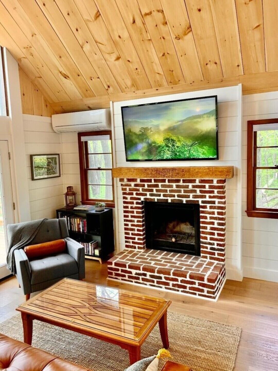 Whiskey Hill Cabin a mountain getaway in Virginia wine country!