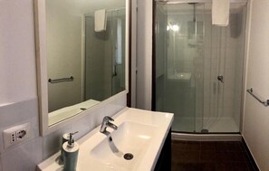 Bathroom - Rihanna Sweet Apartment (Rome)