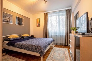 1 habitación, tabla de planchar con plancha, wifi gratis y ropa de cama