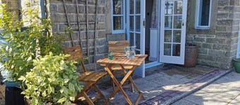 Cosy flat with a great view, near the centre of Hebden Bridge