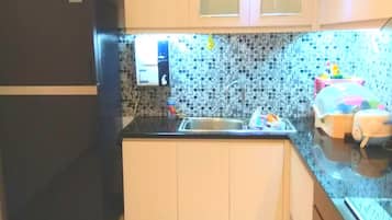 Family House | Private kitchenette | Fridge, toaster