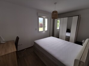 2 bedrooms, iron/ironing board, free WiFi, bed sheets - Appartement Proche Lac Annecy (Lathuile)