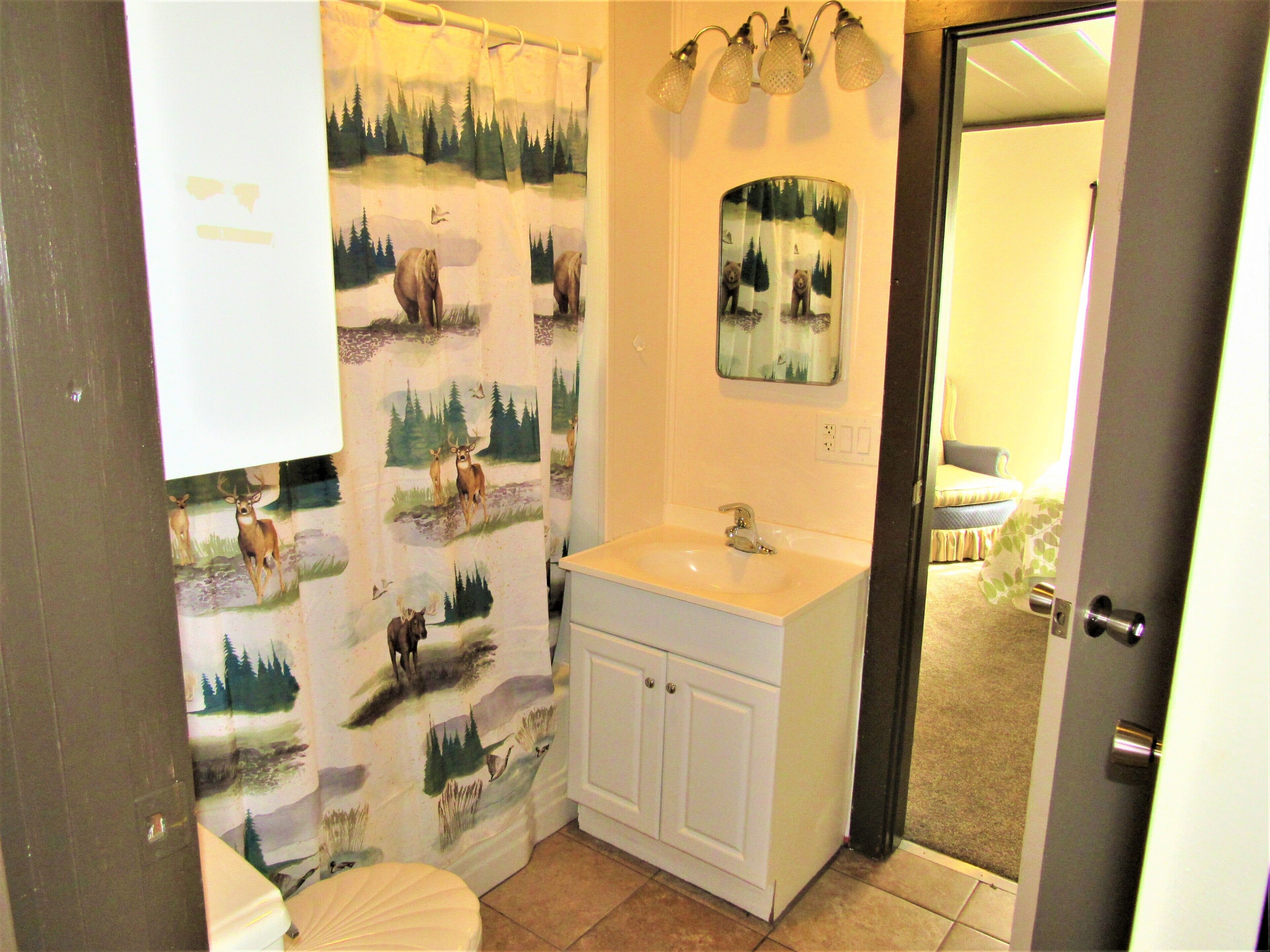 Cabin 5 at Kentucky Lake's  Lynnhurst Family Resort