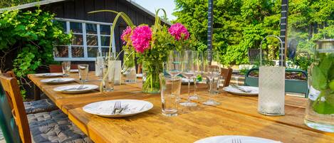 Outdoor dining