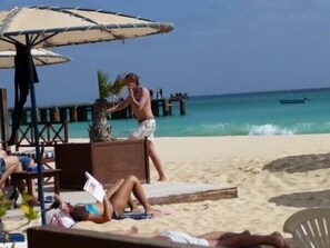 In Strandnähe, Liegestühle