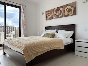 3 bedrooms, iron/ironing board, travel cot, WiFi - **MAY 2025 NEW DECOR/ SEA VIEW 3 BED/ 3 BATH VILLA. FREE FAST WIFI** (Sal)