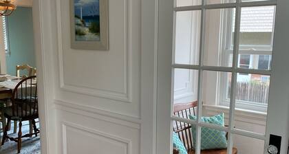 Beautiful, updated 3 bedroom home with parking for 8 cars in downtown Newport