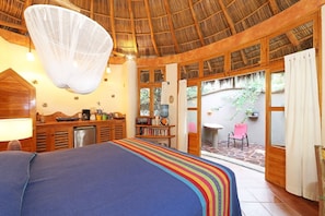 1 bedroom, desk, WiFi, bed sheets