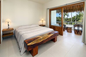 2 bedrooms, desk, WiFi, bed sheets