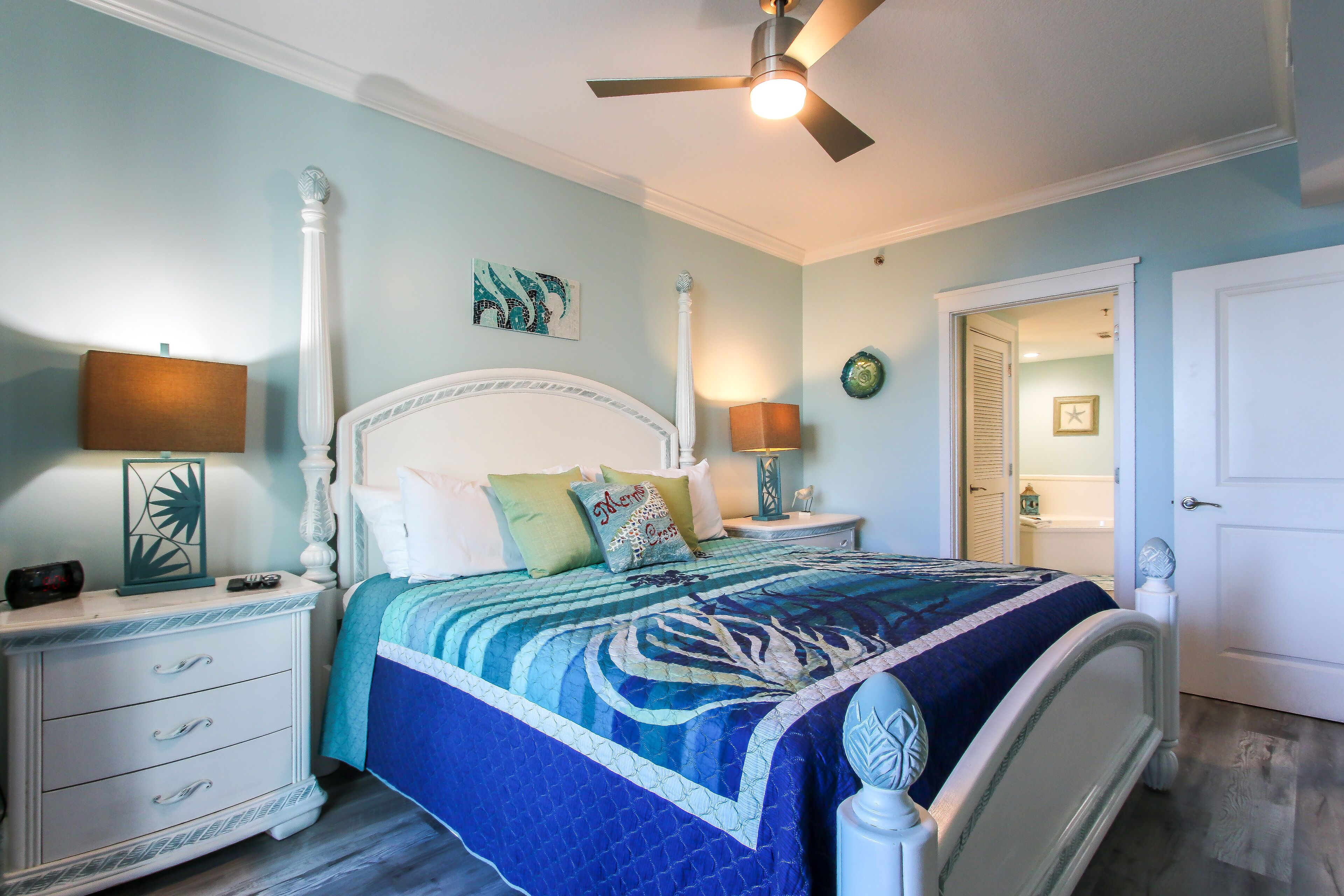 🦩Mermaids Welcome! Overlooking Courtyard ~ Beautiful Gulf Views🦩