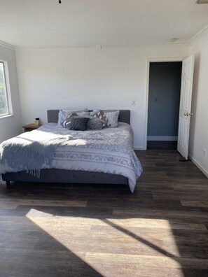 3 Schlafzimmer, Schreibtisch, Bügeleisen/Bügelbrett, kostenloses WLAN