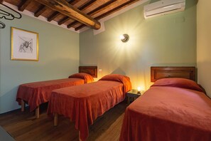 Spa - Lovely cottage, quiet located, shared hot tub, village walking distance (Pomaia)