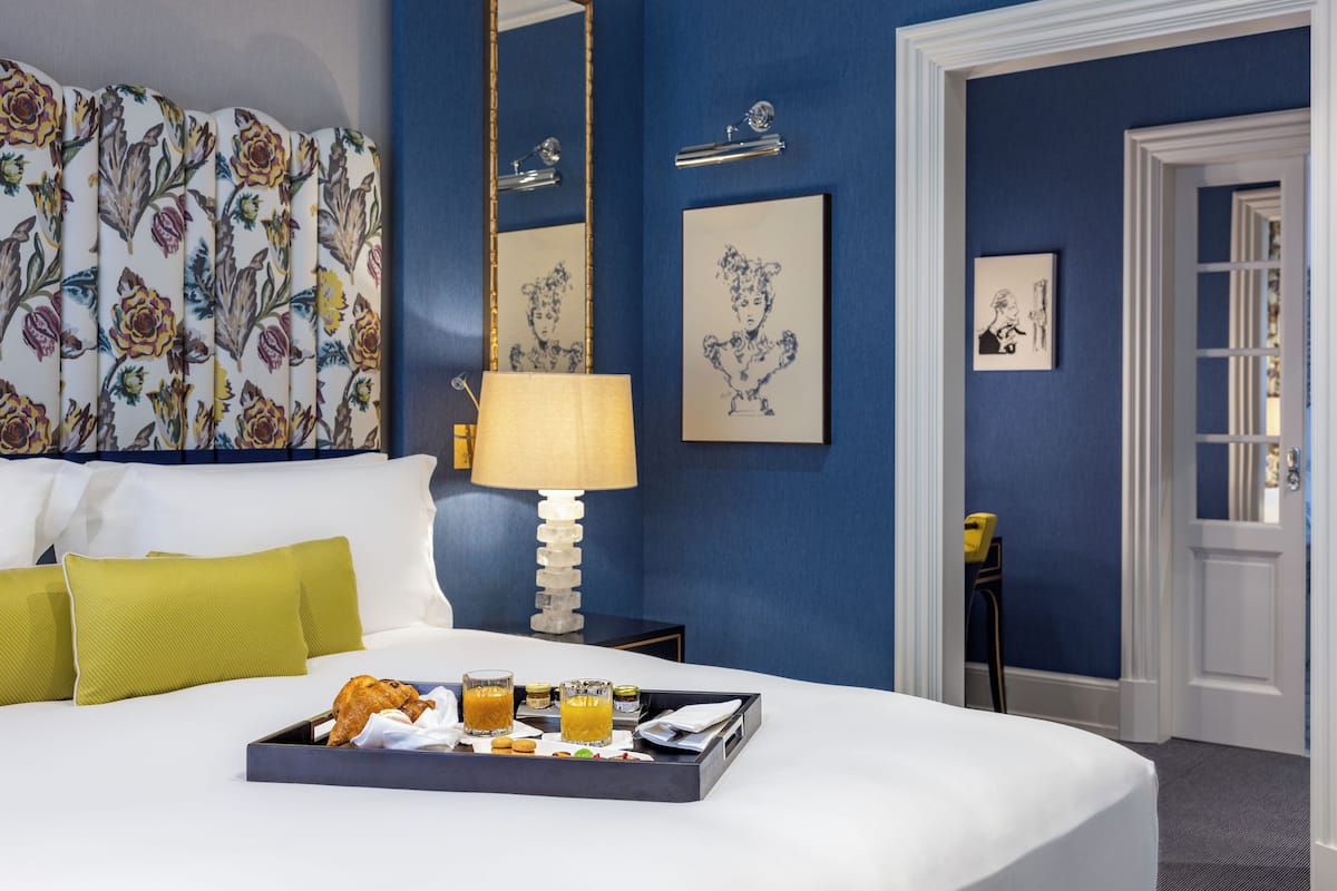 suite, 1 bedroom | premium bedding, select comfort beds, free minibar, in-room safe