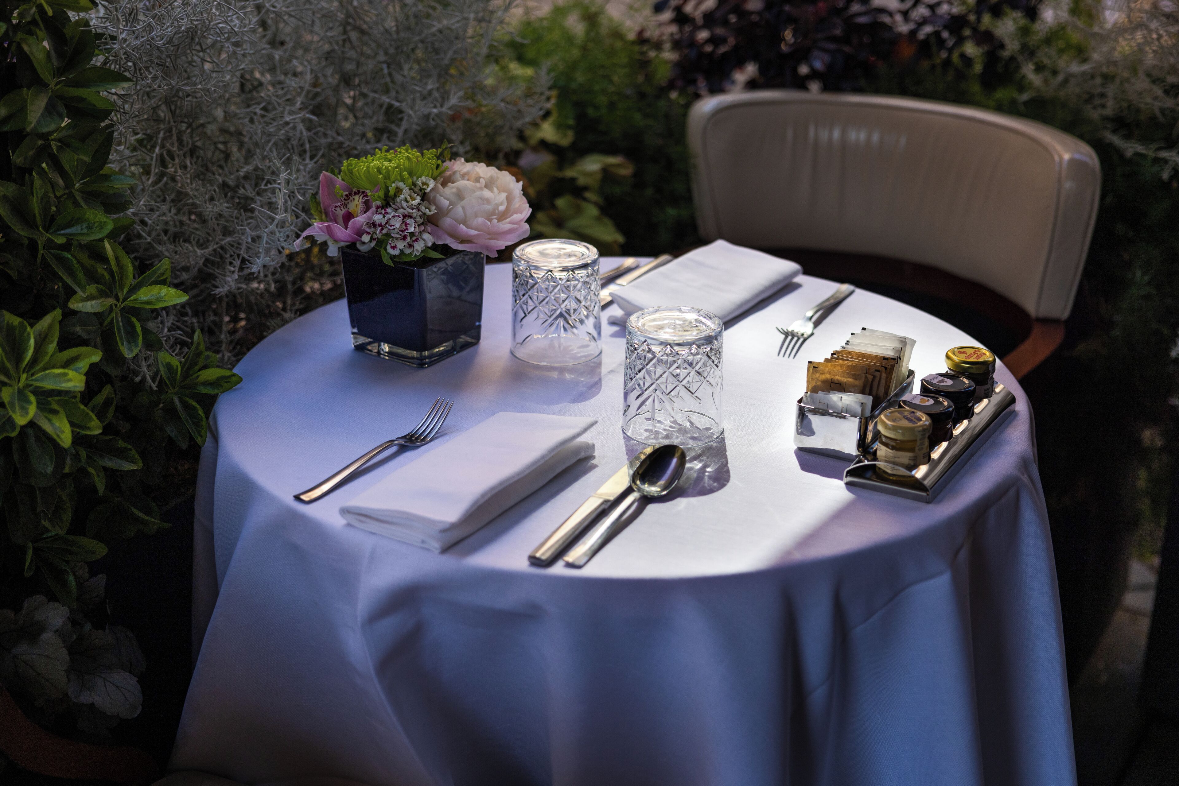 breakfast, lunch, dinner served; italian cuisine