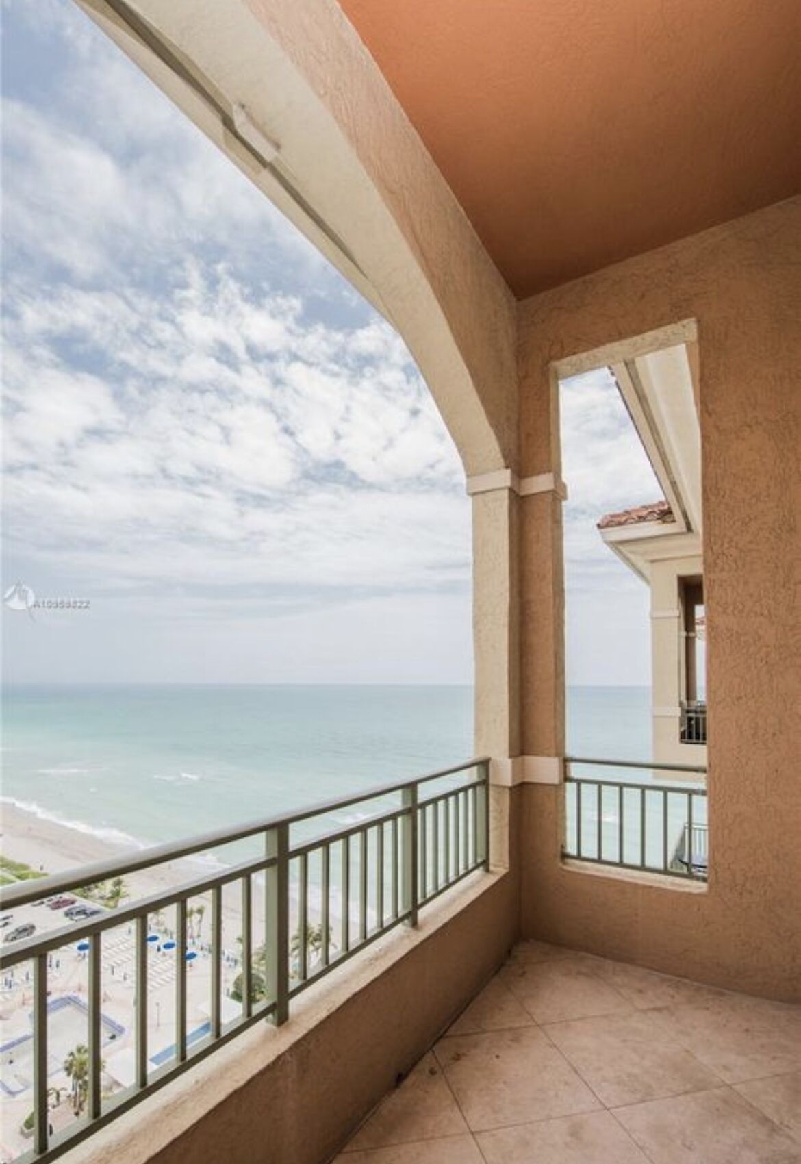 STUNNING OCEAN FRONT PENTHOUSE w/IMPRESSIVE OCEAN VIEWS from EVERY ROOM