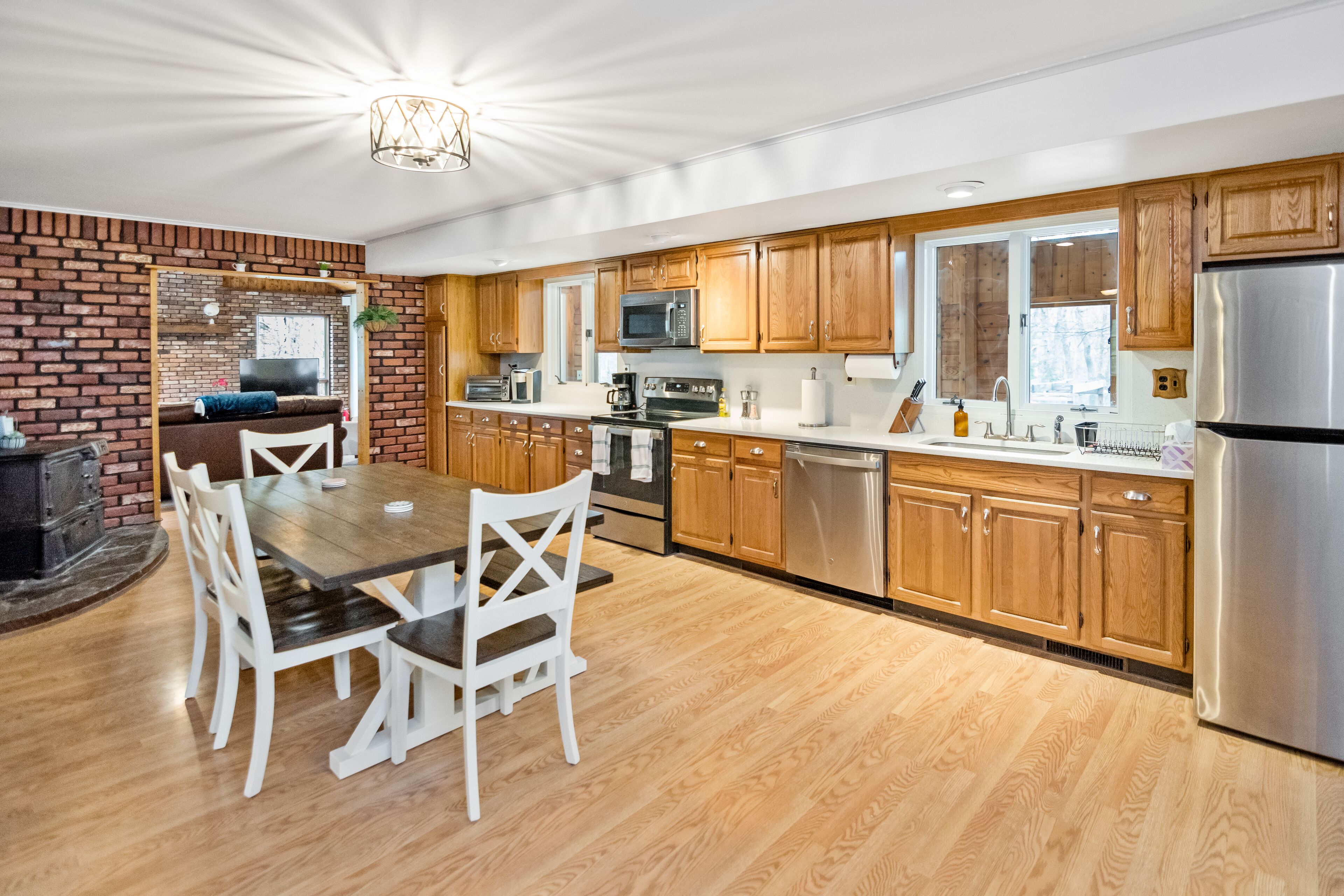 4000+sqft★6 Bed★3.5 Acre★Movie Theater!★Woodland Retreat★Hot Tub!★Serene woods