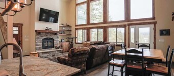 Private Idaho Cabin-Skiing, Snowmobiling & Trails