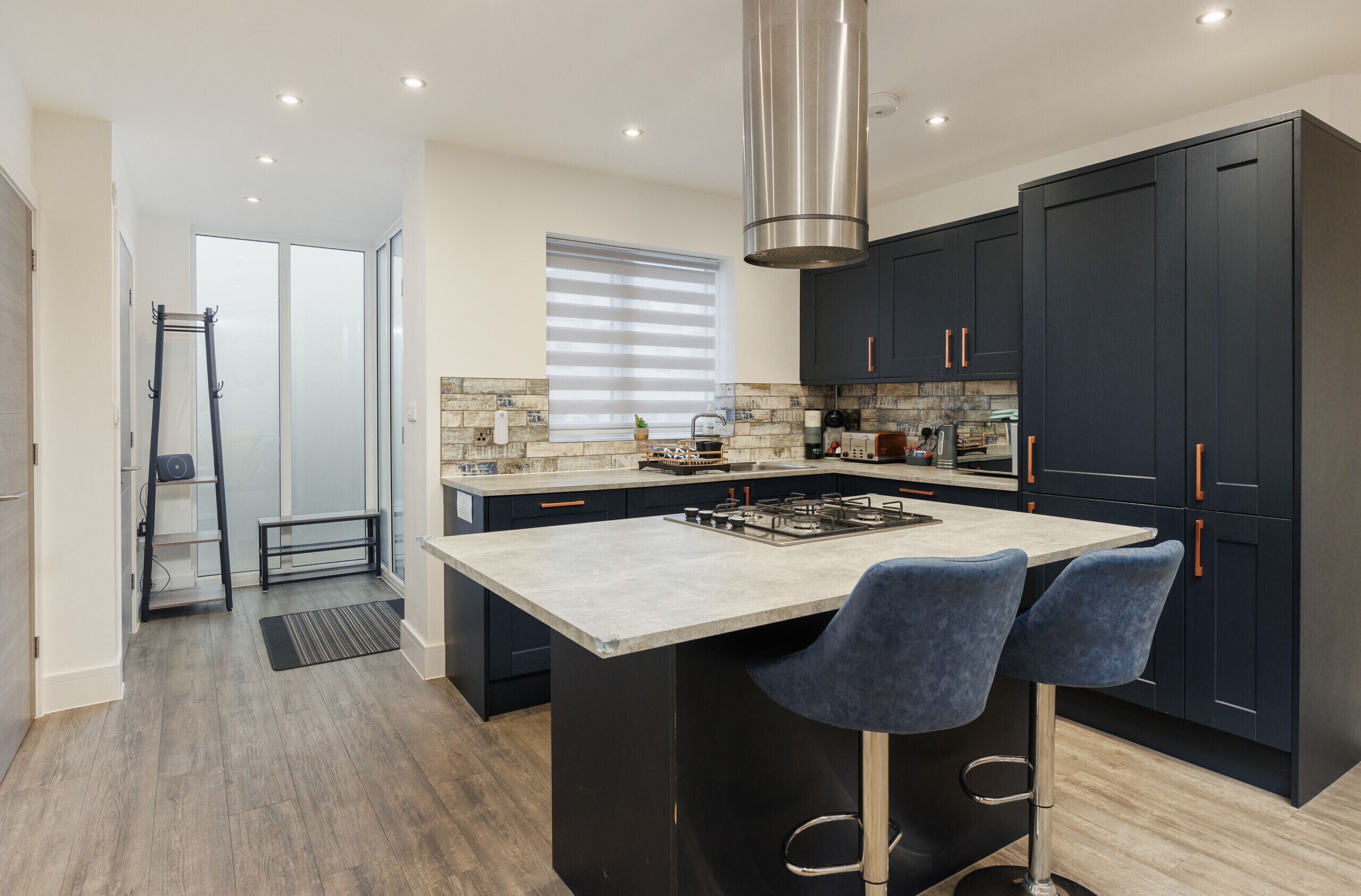 Kühlschrank, Mikrowelle, Ofen, Geschirrspüler