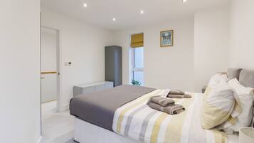 3 bedrooms, iron/ironing board, travel cot, free WiFi