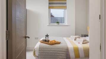 3 bedrooms, iron/ironing board, travel crib, free WiFi