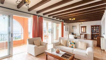 Villa | 3 bedrooms, WiFi