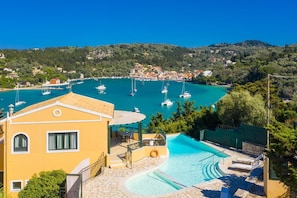 1 bedroom - Thanasis Large Private Pool Walk to Beach Sea Views A C - 265 (Paxos)