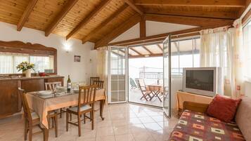 2 habitaciones, caja de seguridad en la habitación y cuna de viaje