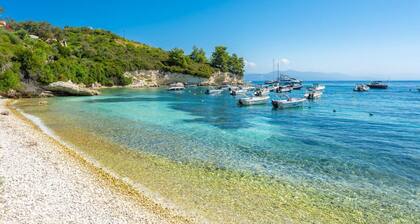 Spiros Jetty House Walk to Beach Sea Views A C Car Not Required - 302