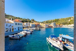 1 bedroom - Spiros Jetty House Walk to Beach Sea Views A C Car Not Required - 302 (Paxos)
