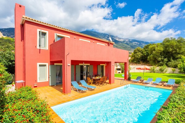 Villa | 3 bedrooms, WiFi