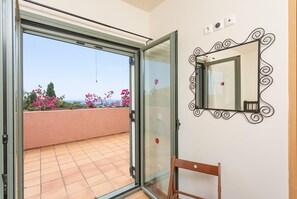 Villa | 3 bedrooms, WiFi