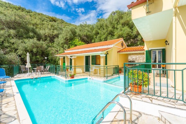Villa - Sofia Large Private Pool Walk to Beach Sea Views A C Wifi Car Not Required - 1552 (Corfu)