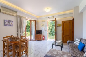 2 bedrooms - Villa Sevos Large Private Pool Sea Views A C Wifi Car Not Required - 1891 (Rethymno)