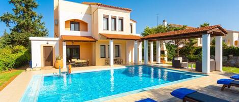 Villa | 4 bedrooms, travel crib, WiFi