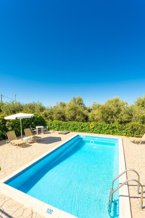 Villa | 1 bedroom - Villa Russa Alekos Large Private Pool Walk to Beach Sea Views Wifi Car Not Required - 2020 (Kefalonia)
