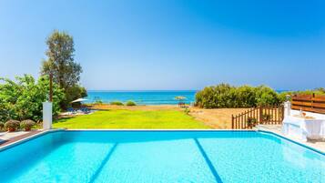 Villa | 3 bedrooms, WiFi