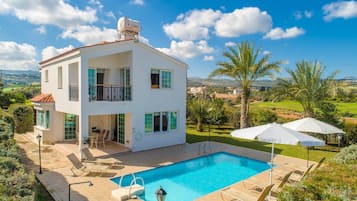 Villa | 3 bedrooms, WiFi
