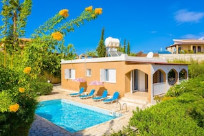 House - Villa Lela Pente Large Private Pool Walk to Beach A C Wifi Car Not Required Eco-friendly - 2167 (Pegeia)