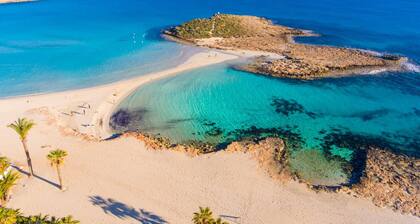 Villa Rose Large Private Pool Walk to Beach Sea Views A C Wifi - 2184