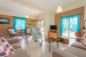 3 bedrooms, WiFi - Villa Christia Maris Large Private Pool Walk to Beach Sea Views A C Wifi - 2187 (Neo Chorio)